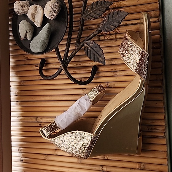 Shoes - Picture 1 of 6